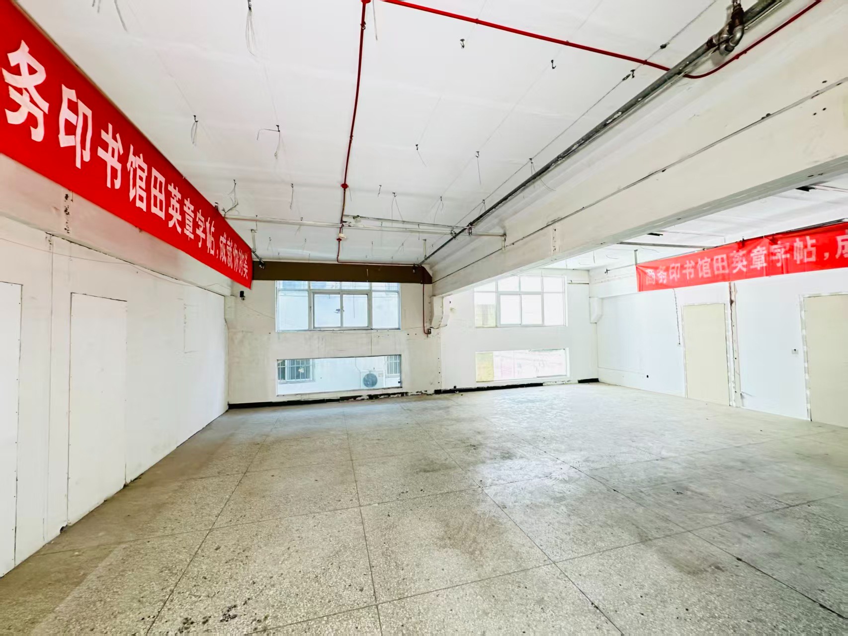 西大街建议再强化“人工智能算力中心、AI应用孵化、数字经济示范园”等产业概念，会更符合产业园招商语言_COPY